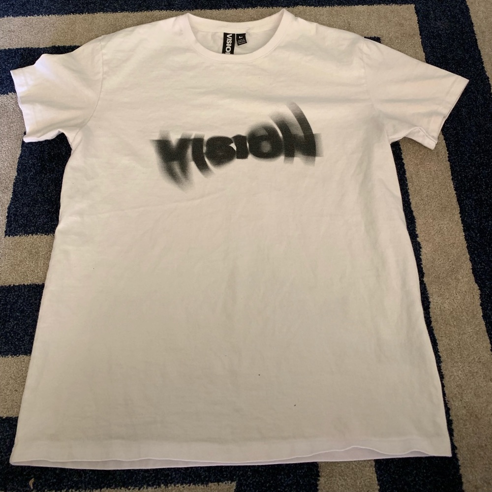 💚 2/$14 💚 Vision Men t-shirt size L